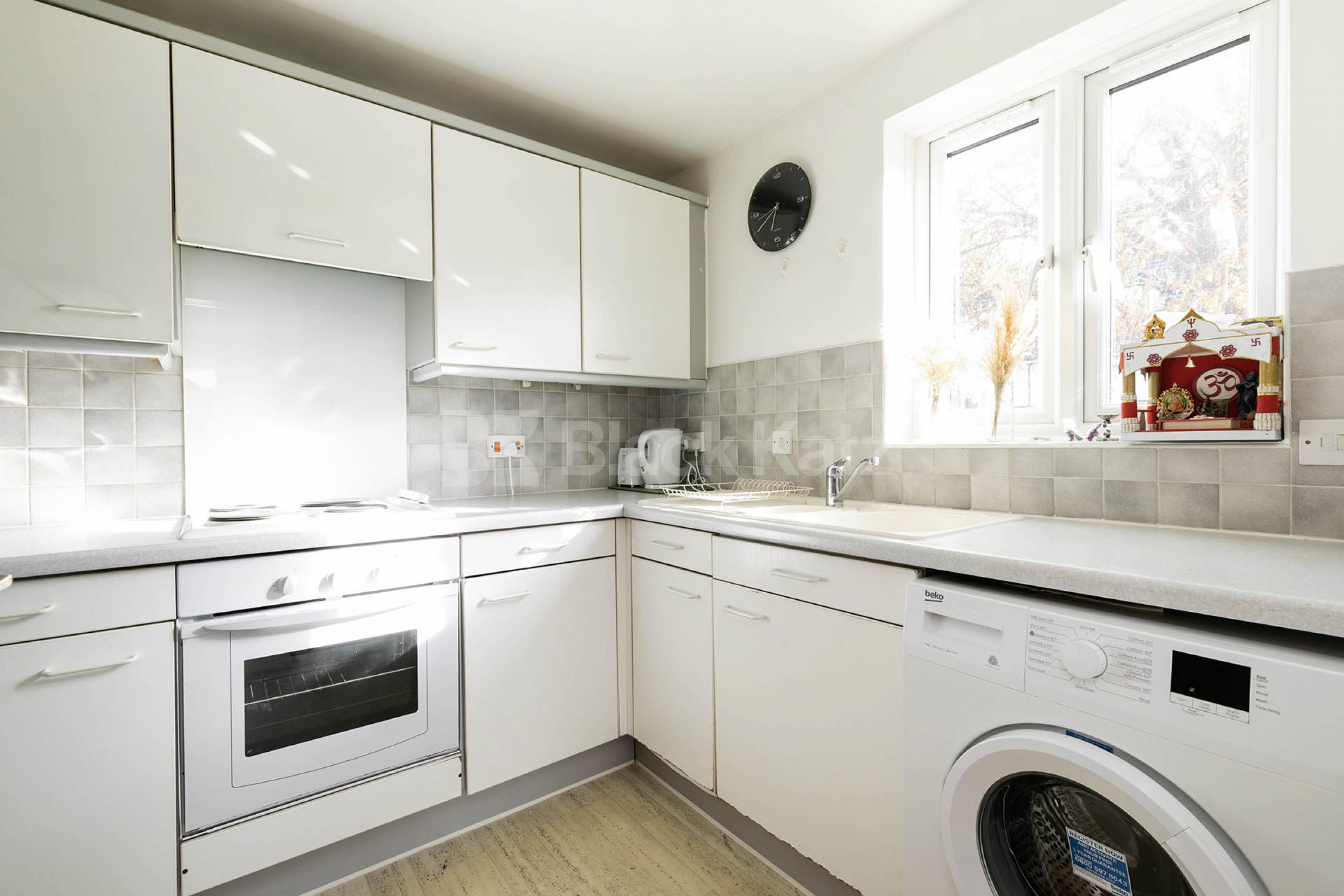 Great apartment Wheatcroft Court, Hendon NW4